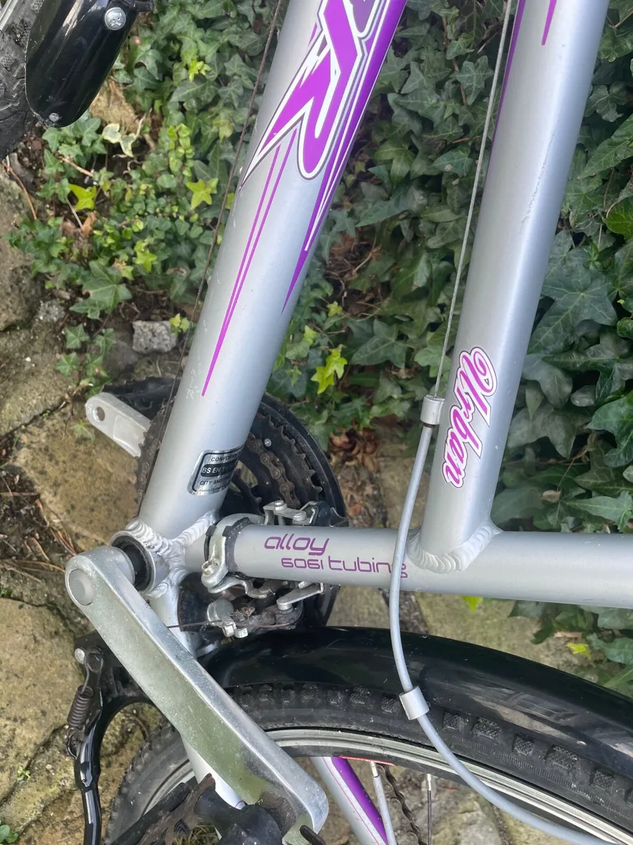 Ladies bike 21 speed - Image 3