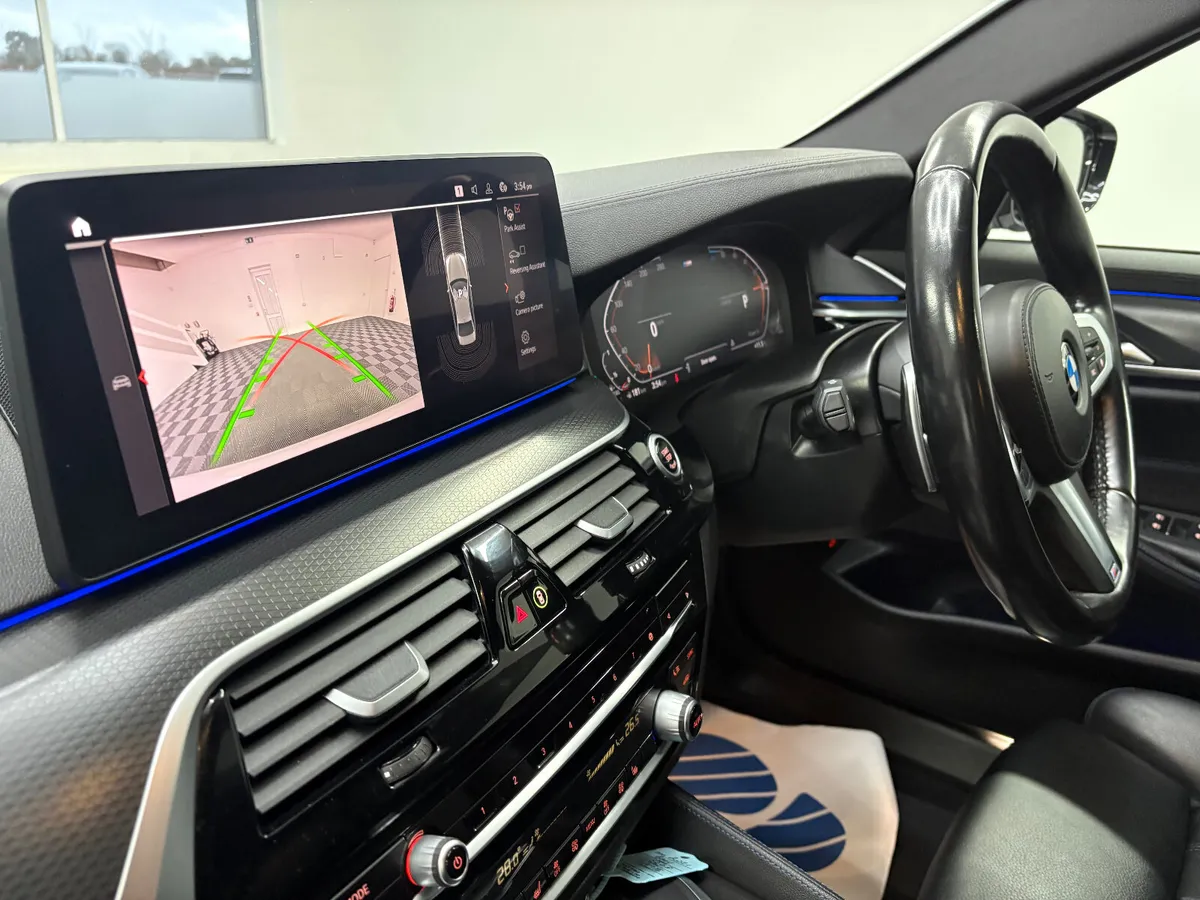 2021 BMW 5-Series M Sport 2.0D M Performance - Image 3