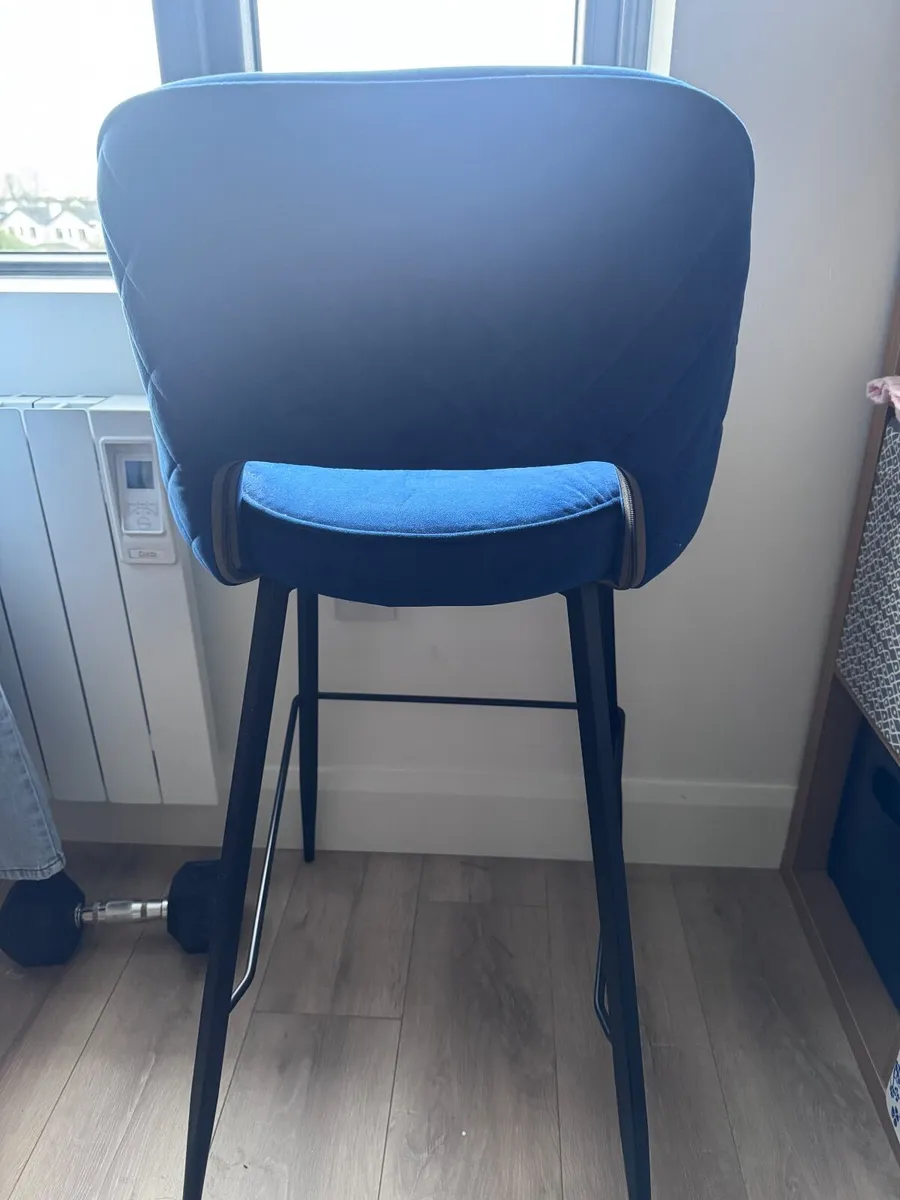 2 bar/kitchen bar stools - Image 1