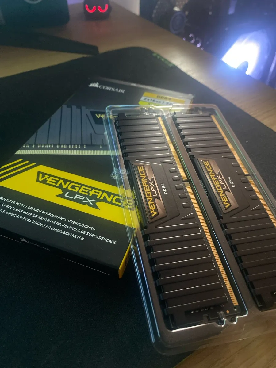 16gb ddr4 Corsair ram