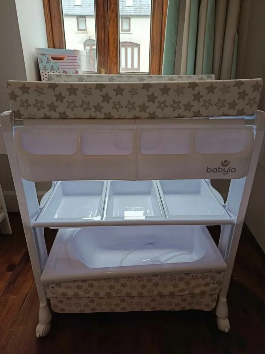 Babylo Bath and Baby Changing Table - Image 4