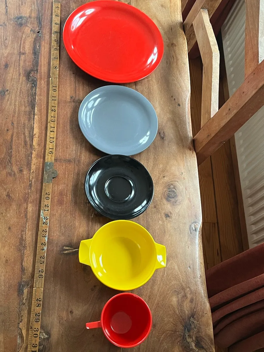 Vintage Melaware Picnic Set - Image 2