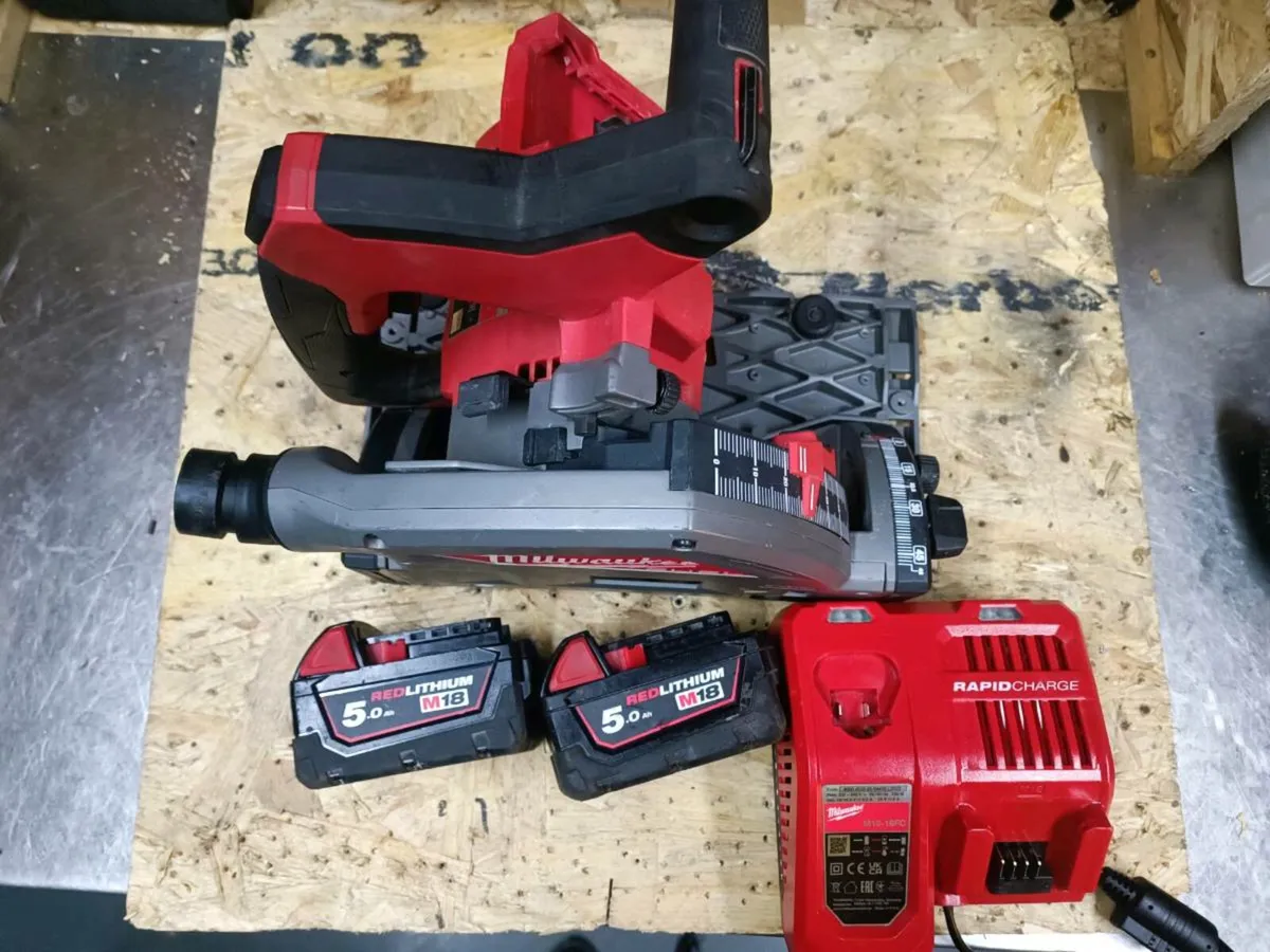 Milwaukee fps55 plunge saw.