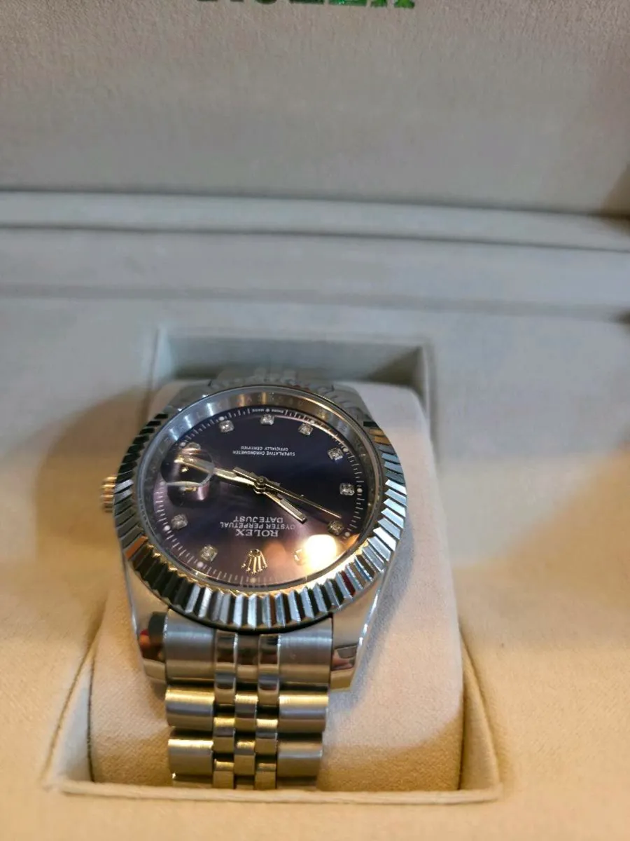 Men's watch - Image 2