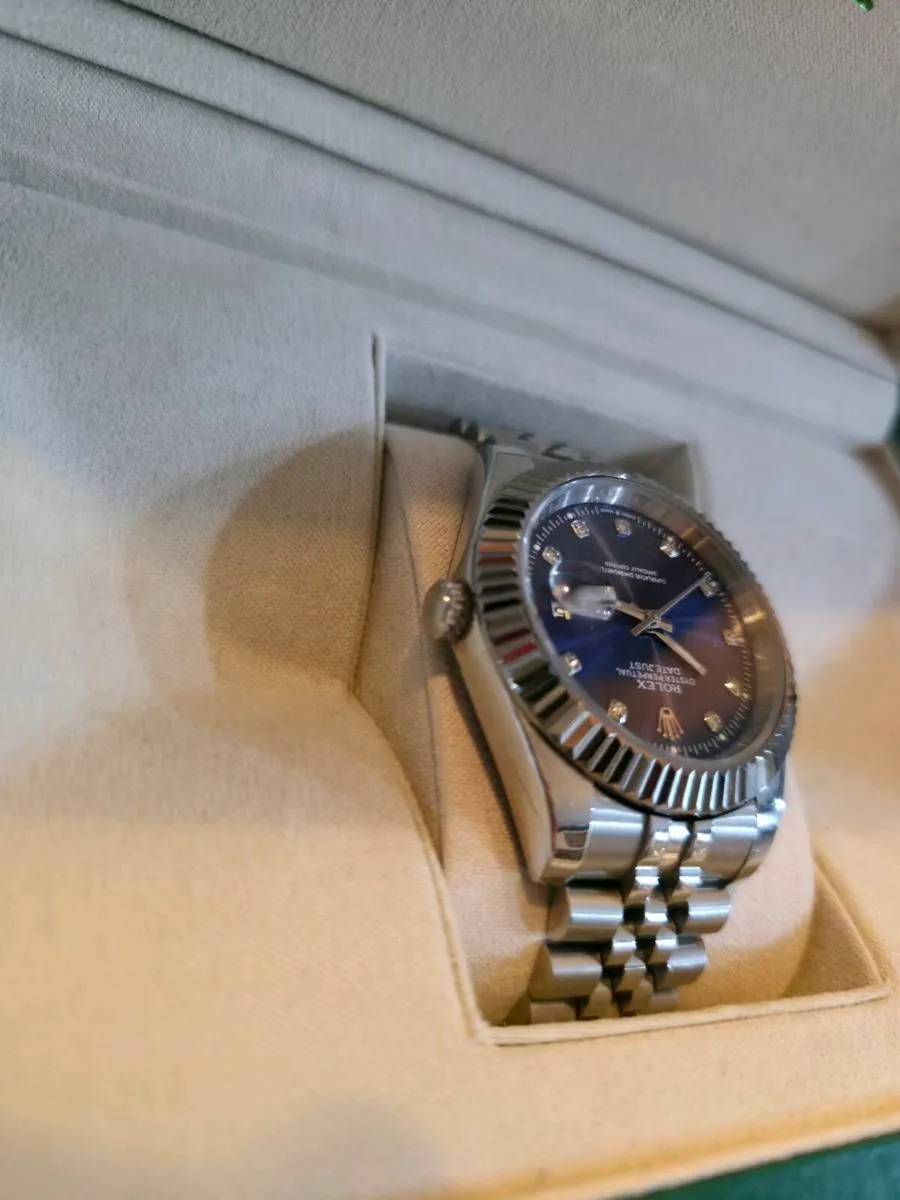 Men's watch - Image 3