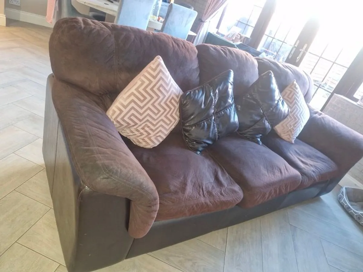 3 seater sofa for sale - Image 3