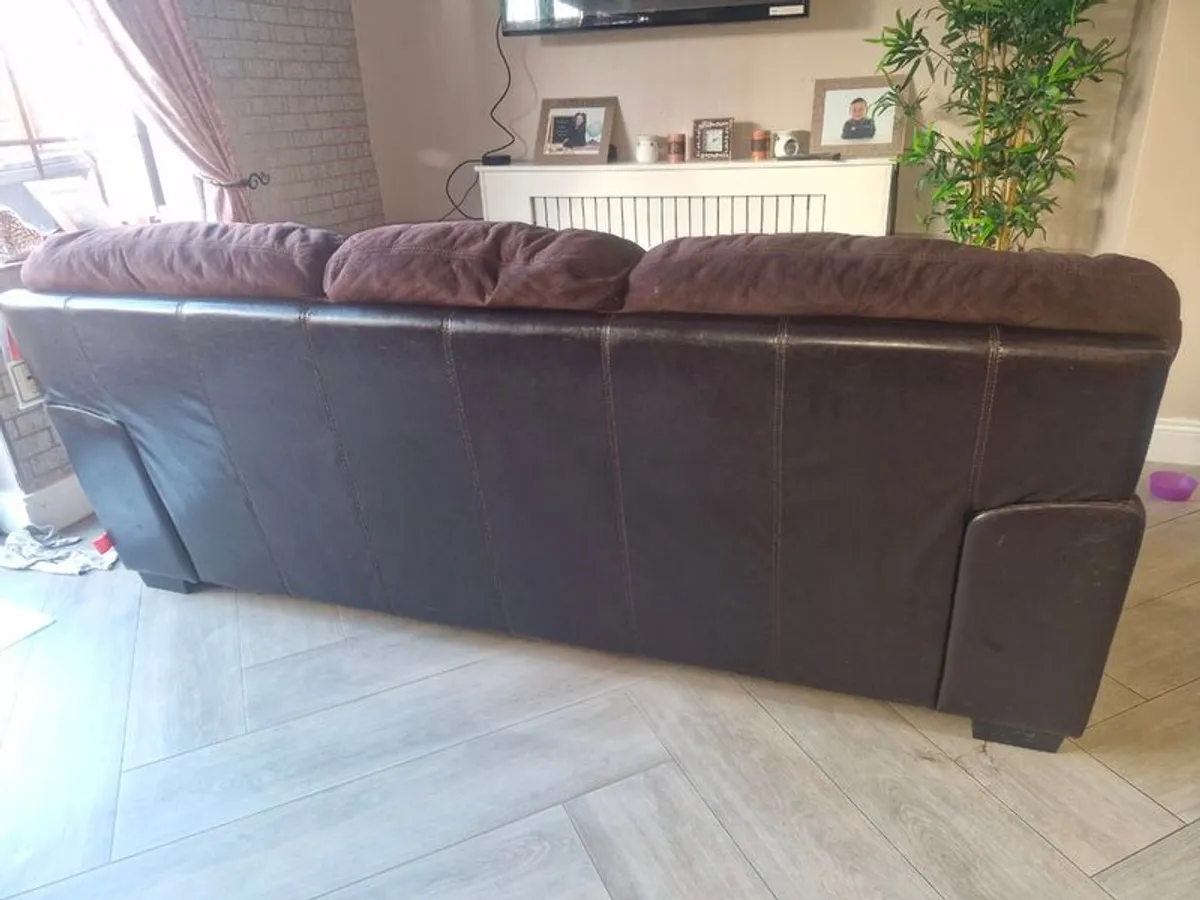 3 seater sofa for sale - Image 4