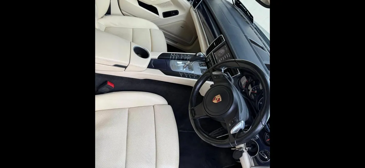 Porsche Panamera - Image 3