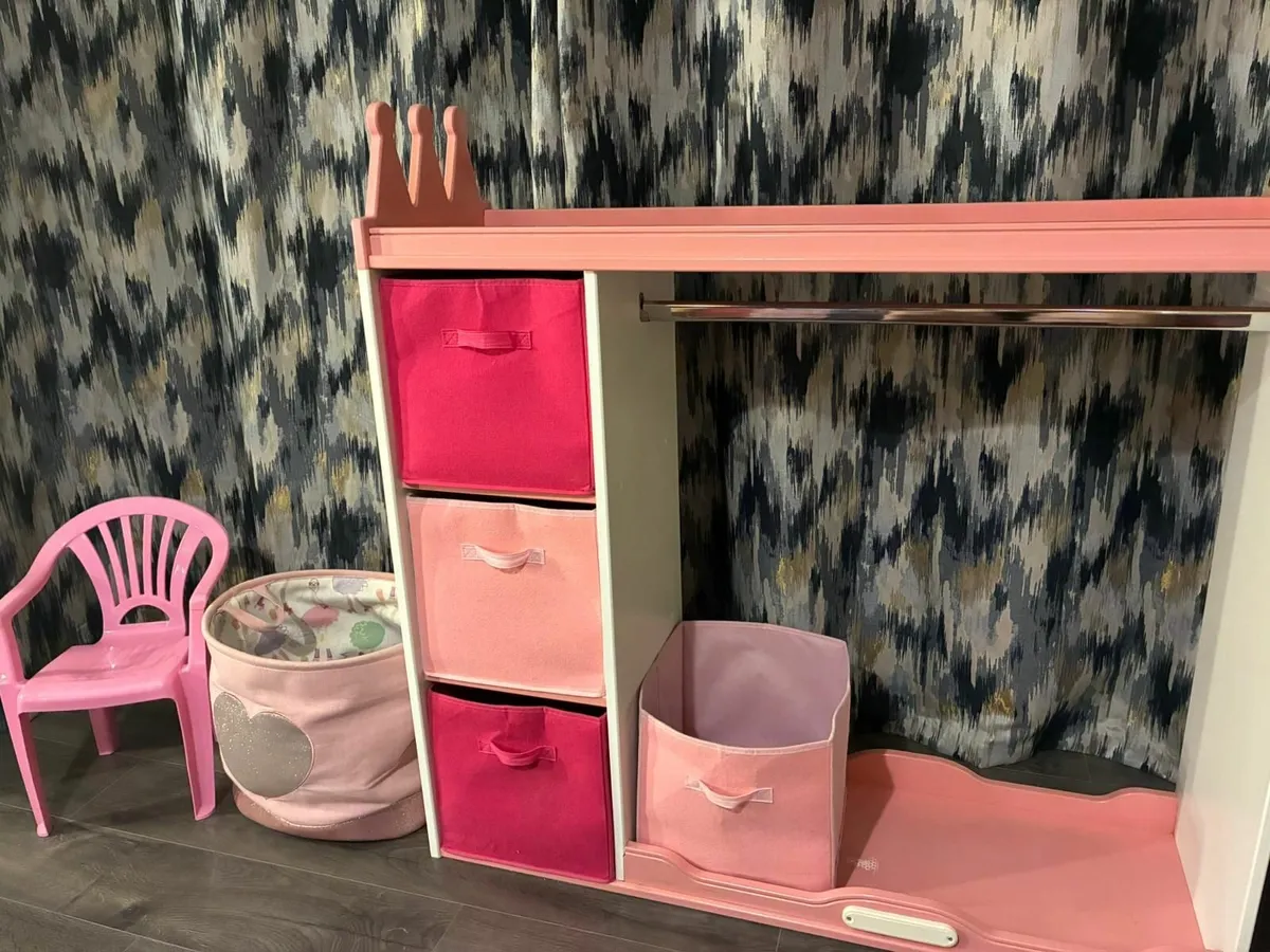 Girl's Princess Closet - Image 4