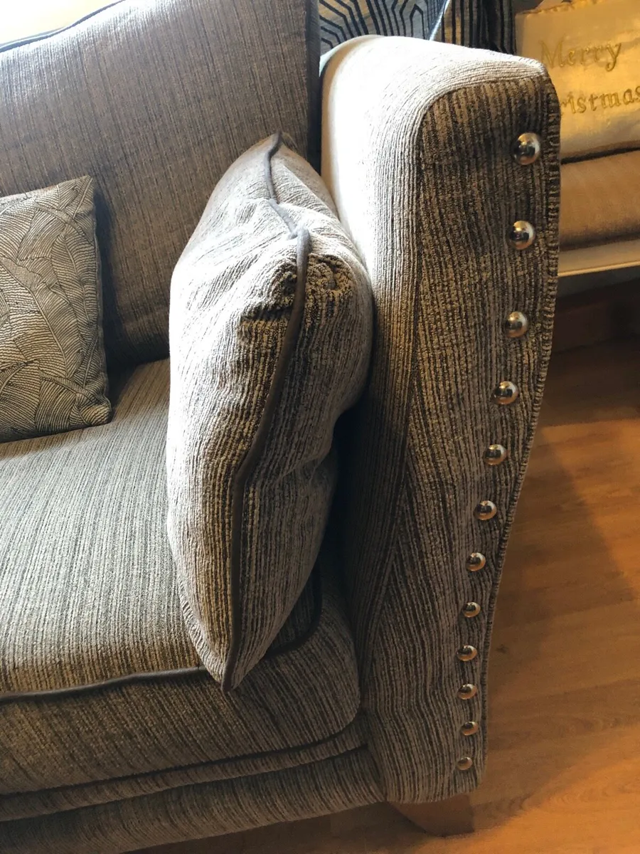 Corner couch - Image 3