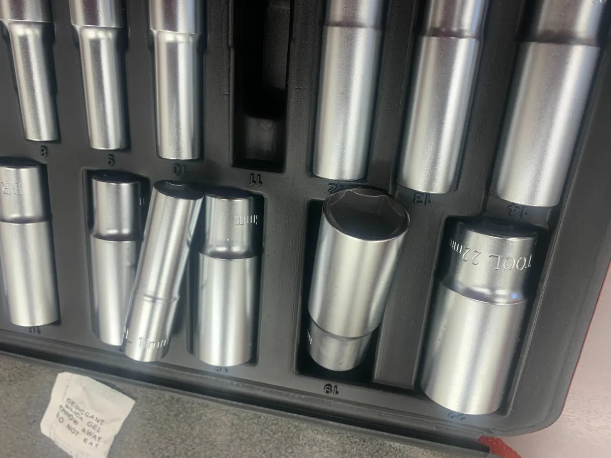 Britool  3/8 Drive Deep  Socket set - Image 3