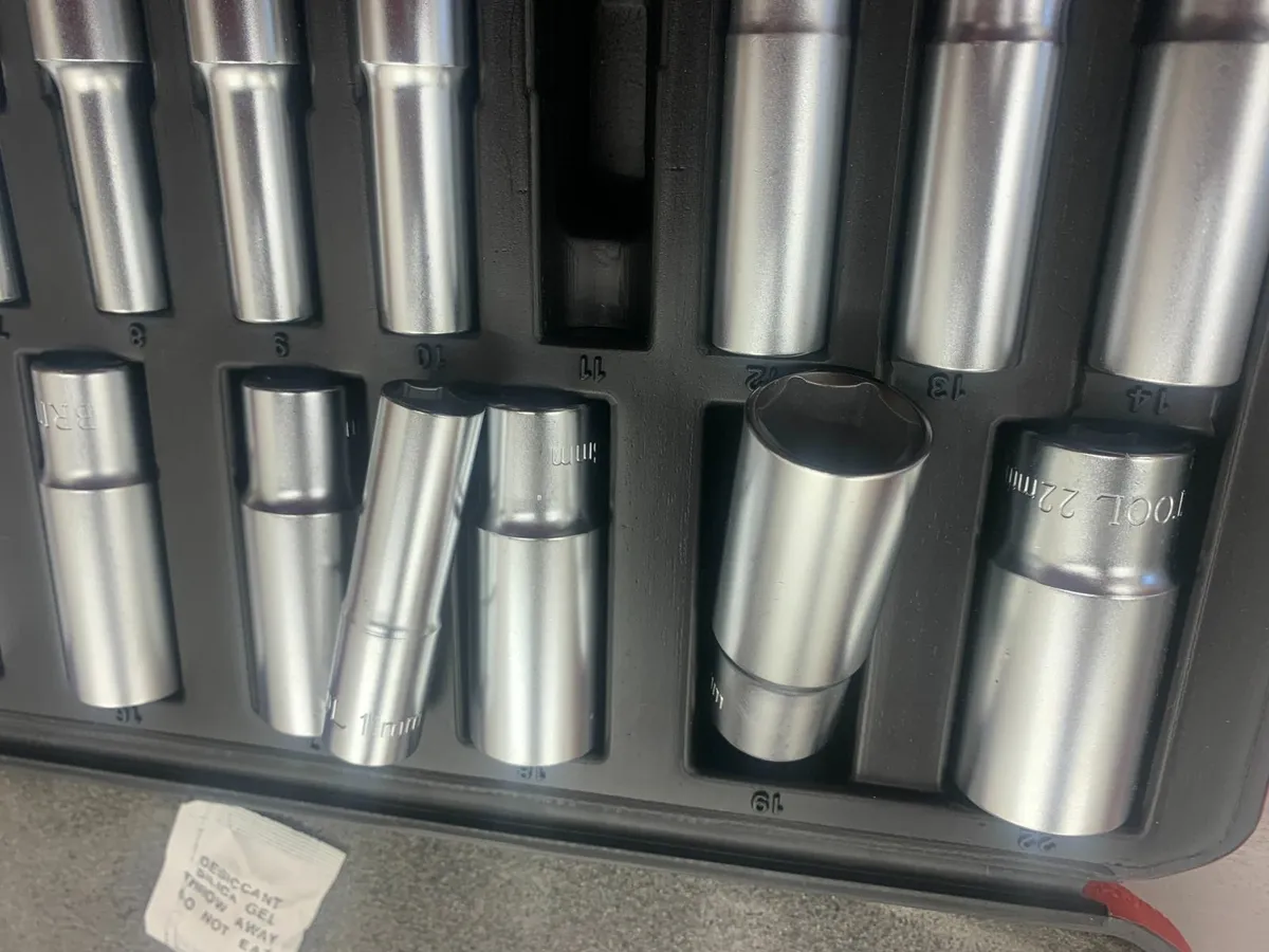 Britool  3/8 Drive Deep  Socket set - Image 4