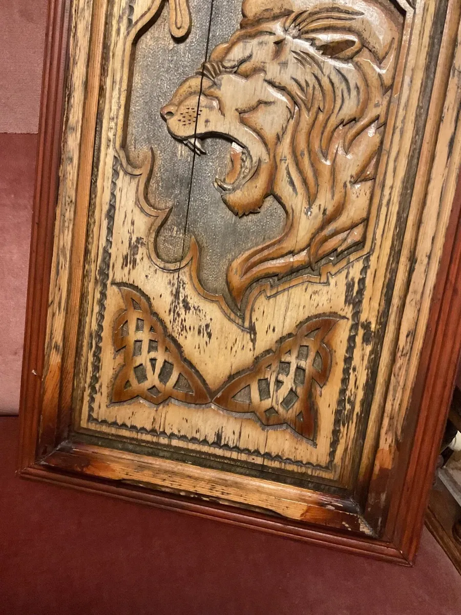 Carved Heraldic Lion Hanging - Image 4