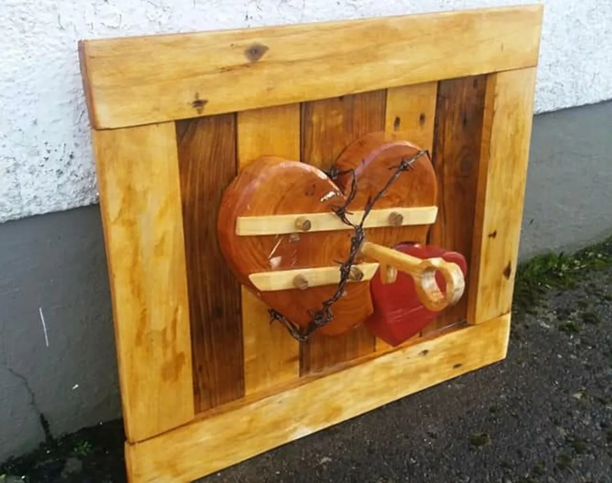 Rustic Driftwood Hearts Woodart display - Image 2