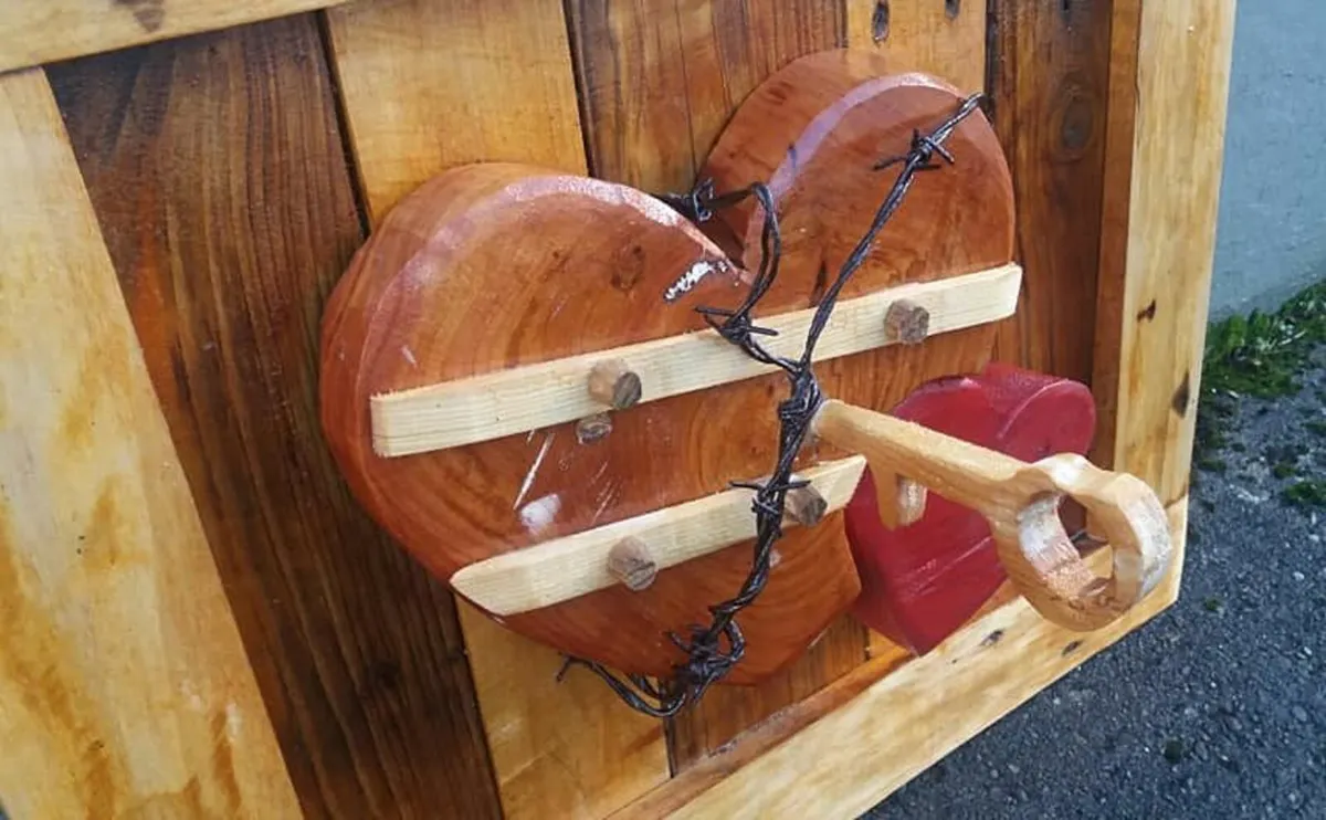 Rustic Driftwood Hearts Woodart display - Image 3