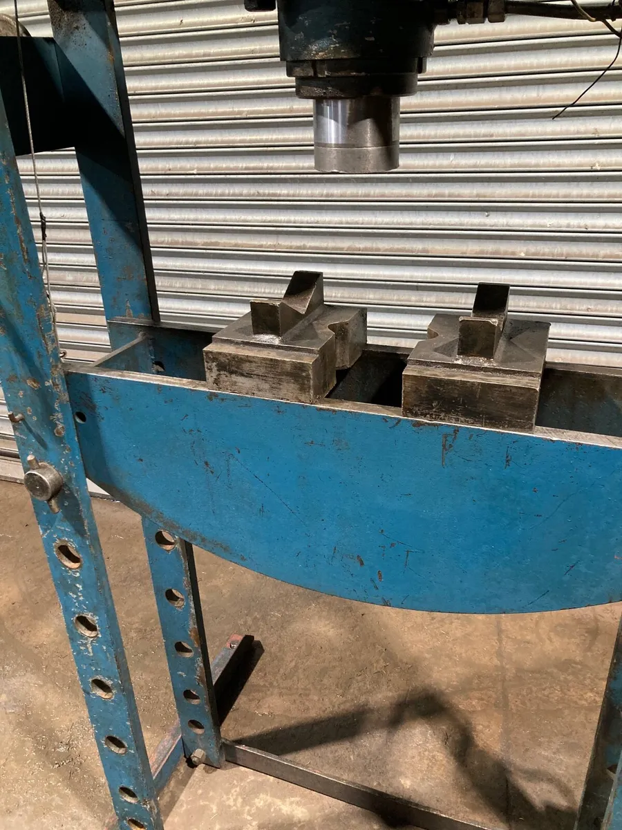 Hydraulic garage press 60ton - Image 3