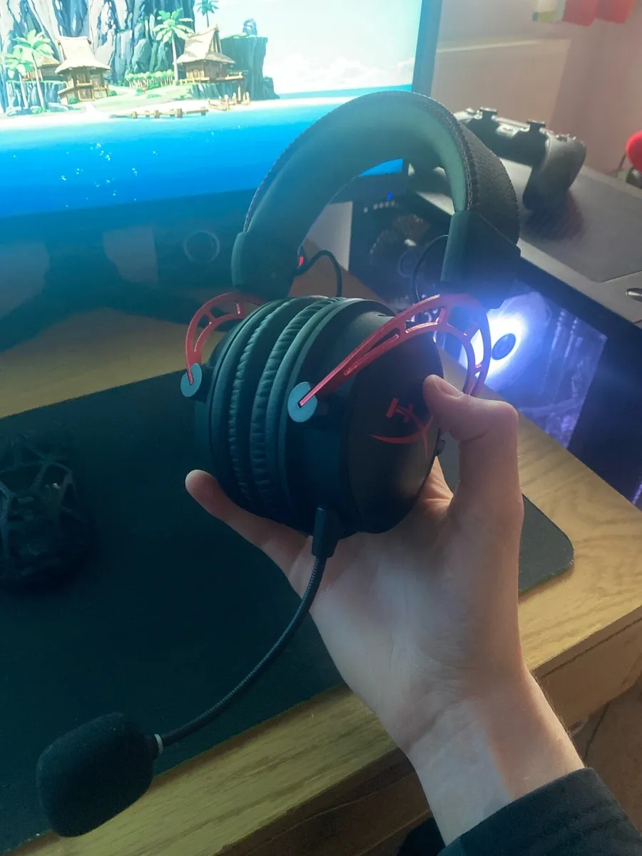 Hyperx cloud alpha wireless gaming headset - Image 2