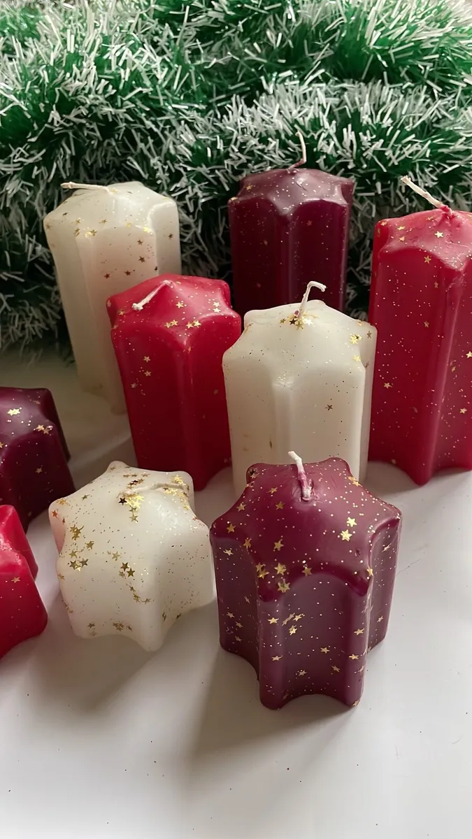9 BRAND NEW Christmas Candles - Image 1