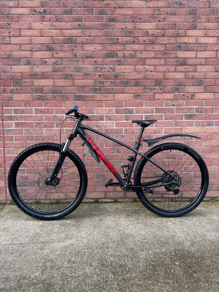 Trek Marlin 5 Gen 3 Mountain Bike - Image 1