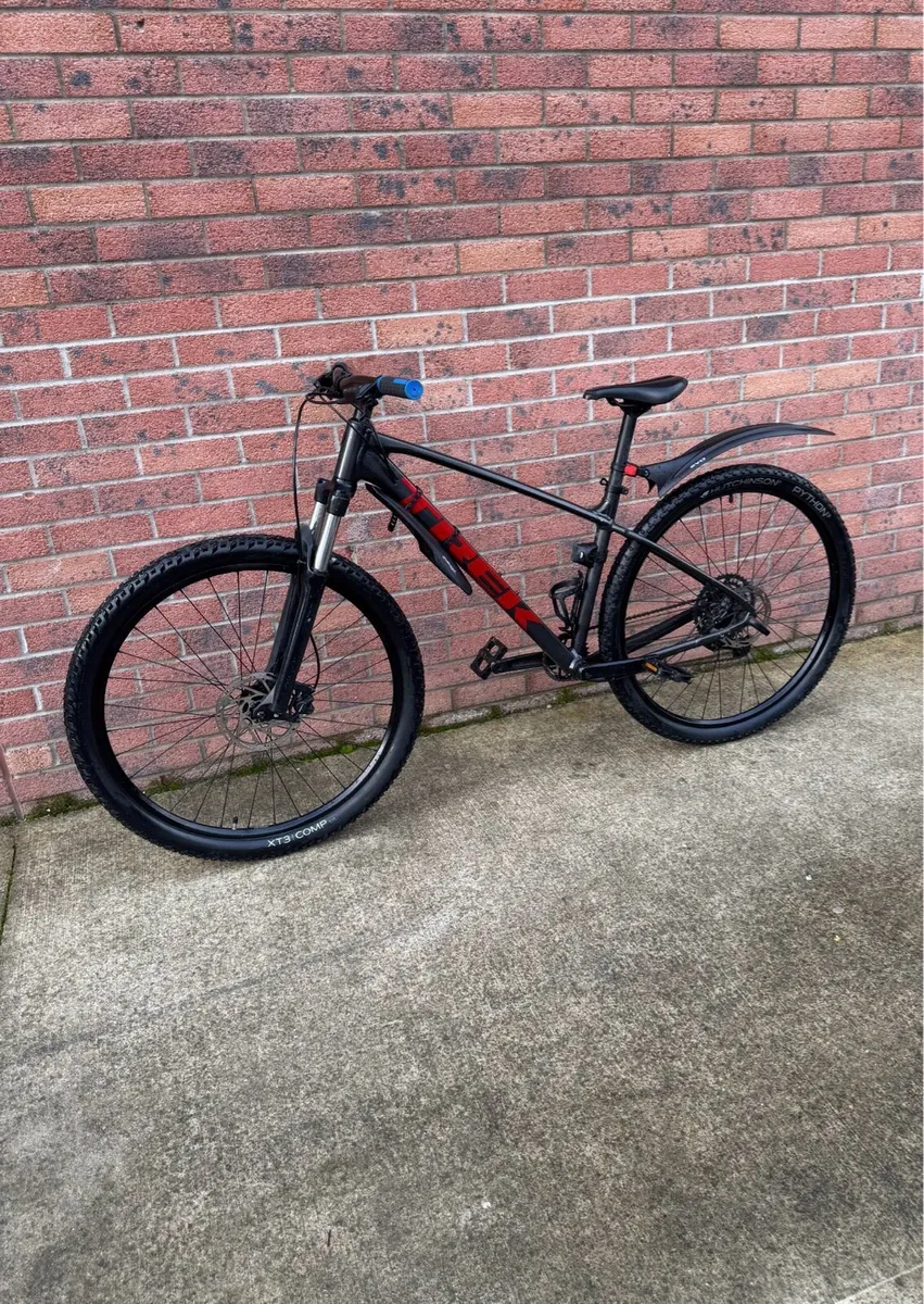 Trek Marlin 5 Gen 3 Mountain Bike - Image 2