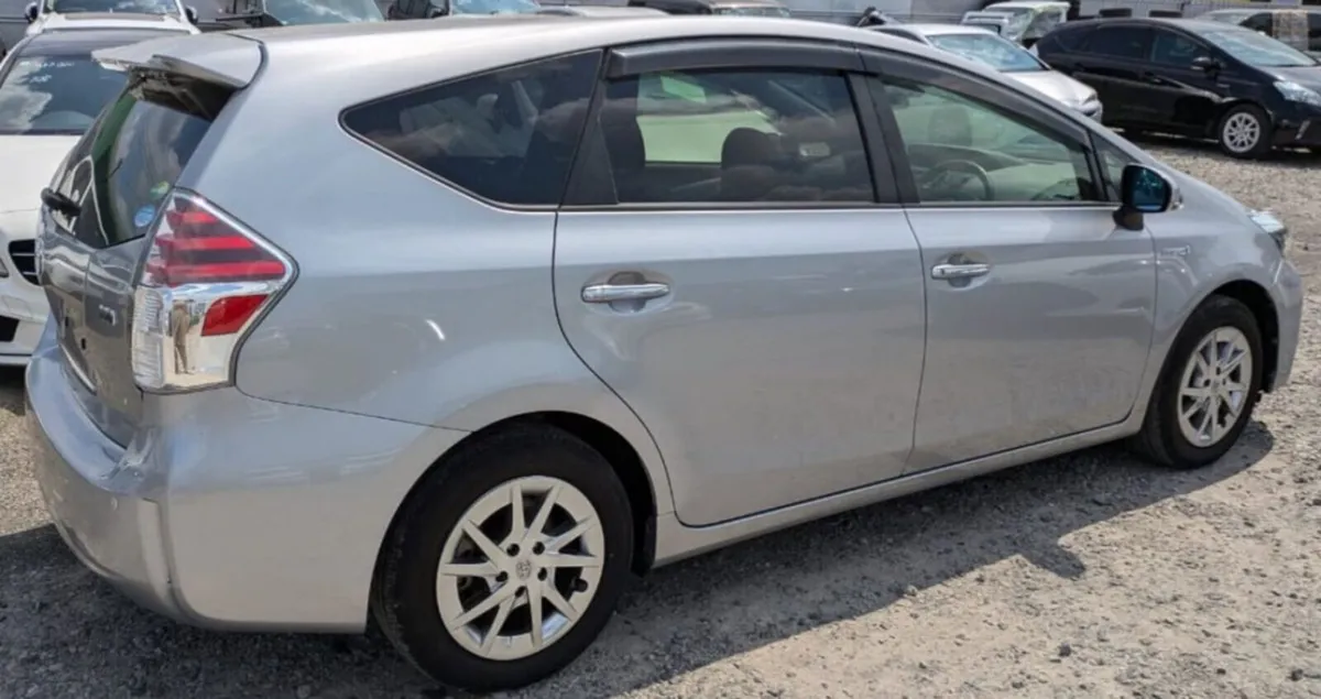 202(November)7 Seater/ Luxury /Heated Seats/Sensor - Image 2