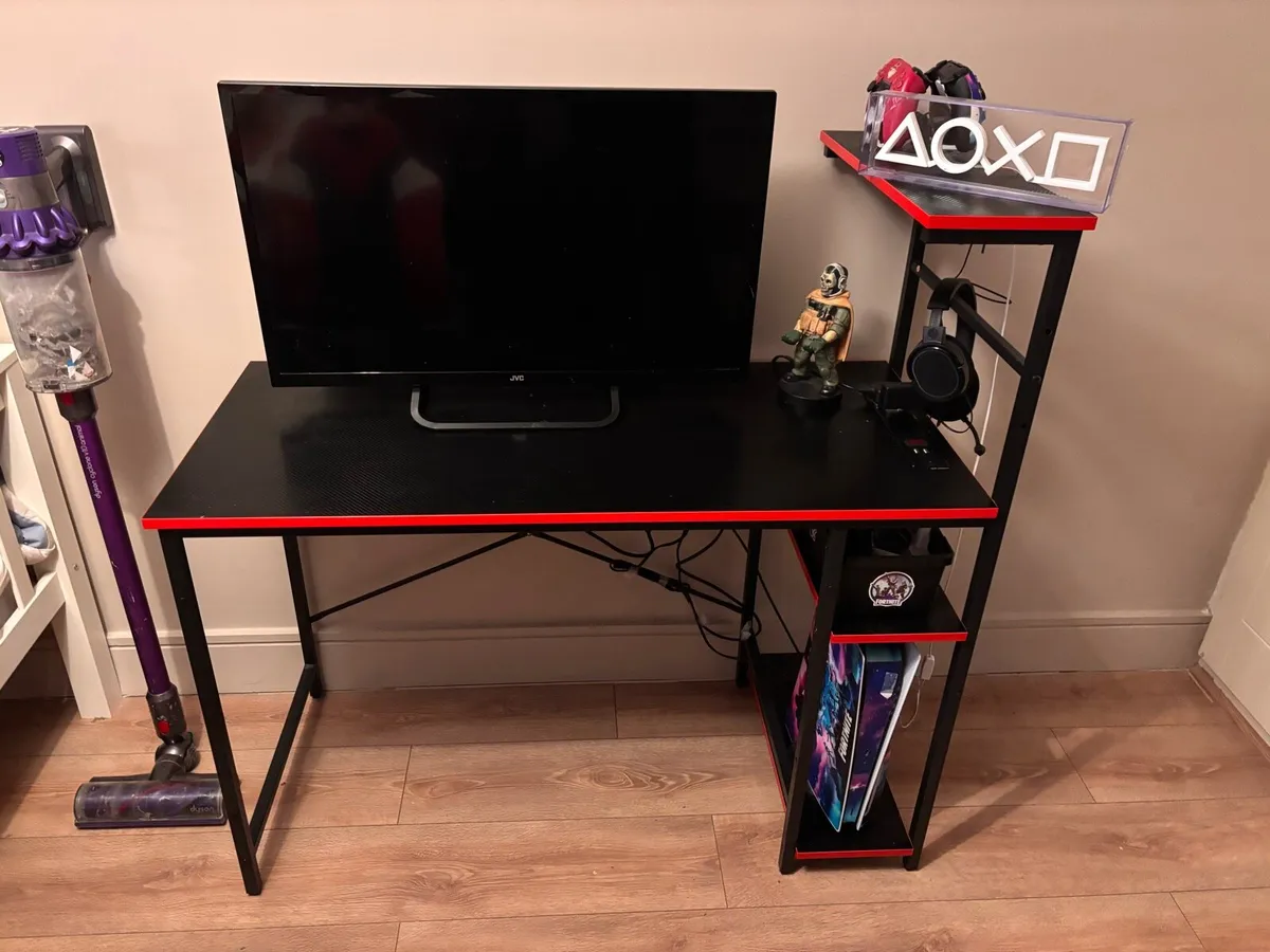 Gaming desk - Image 1
