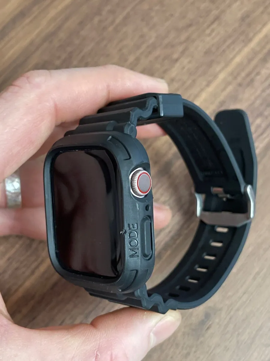 Apple Watch 9 45mm GPS + LTE *Like new* - Image 3