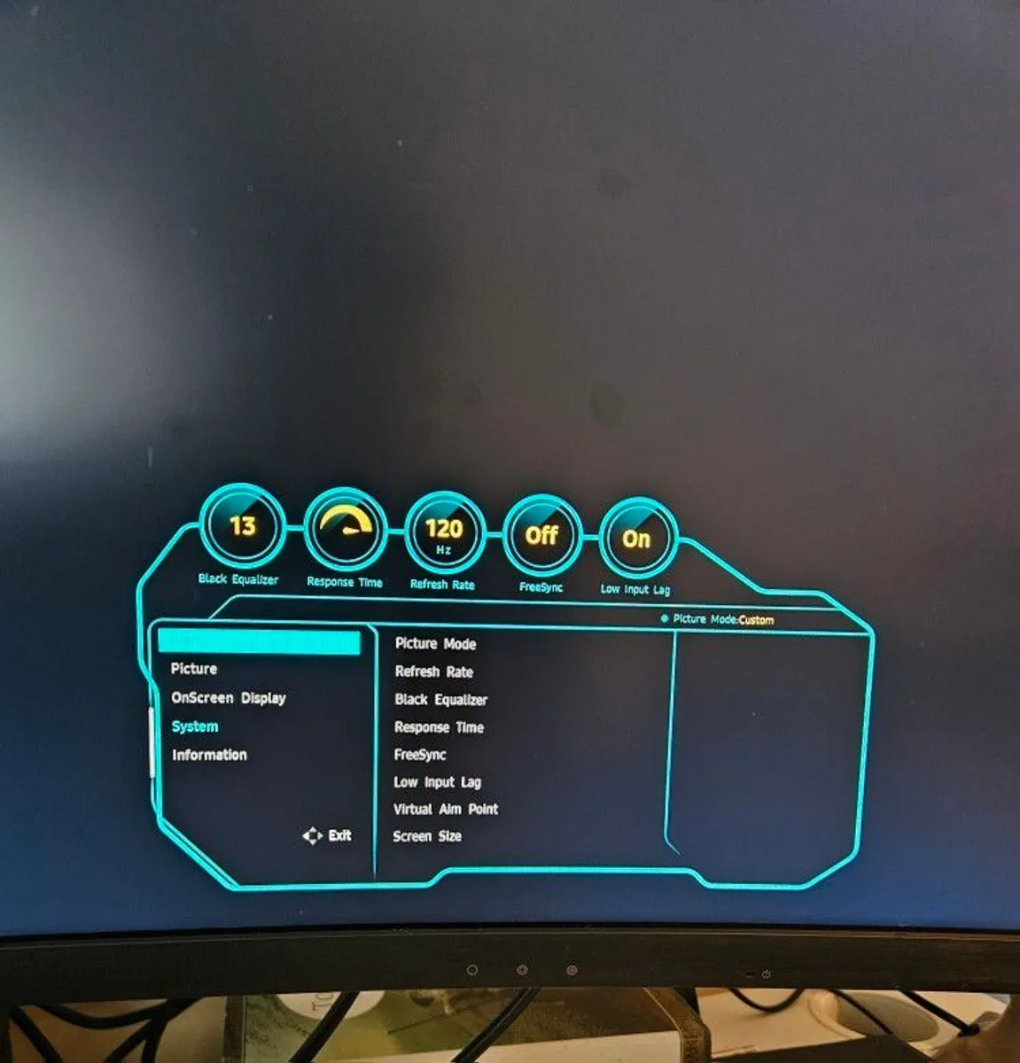 Samsung 49" CRG9 Curved Gaming Monitor - Image 2