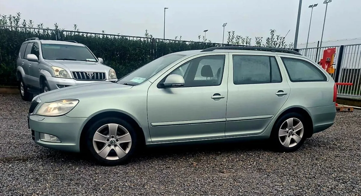 Skoda Octavia estate,  full service+brakes done - Image 4