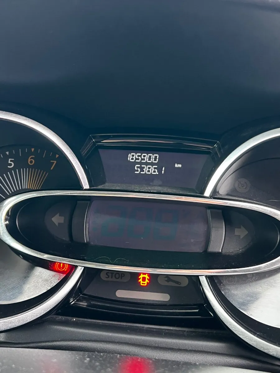 Renault Clio 2015 - Image 2