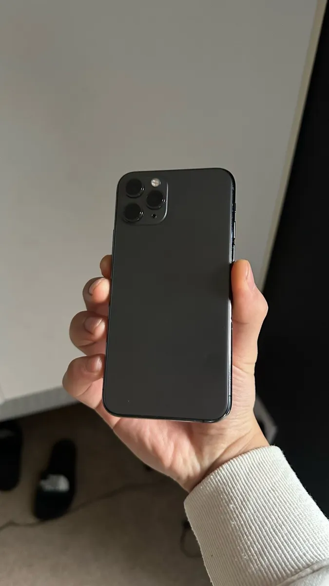 iPhone 11 pro - Image 2