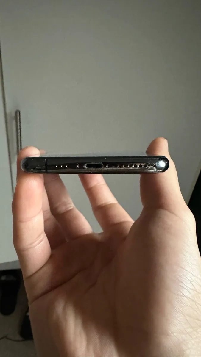 iPhone 11 pro - Image 3