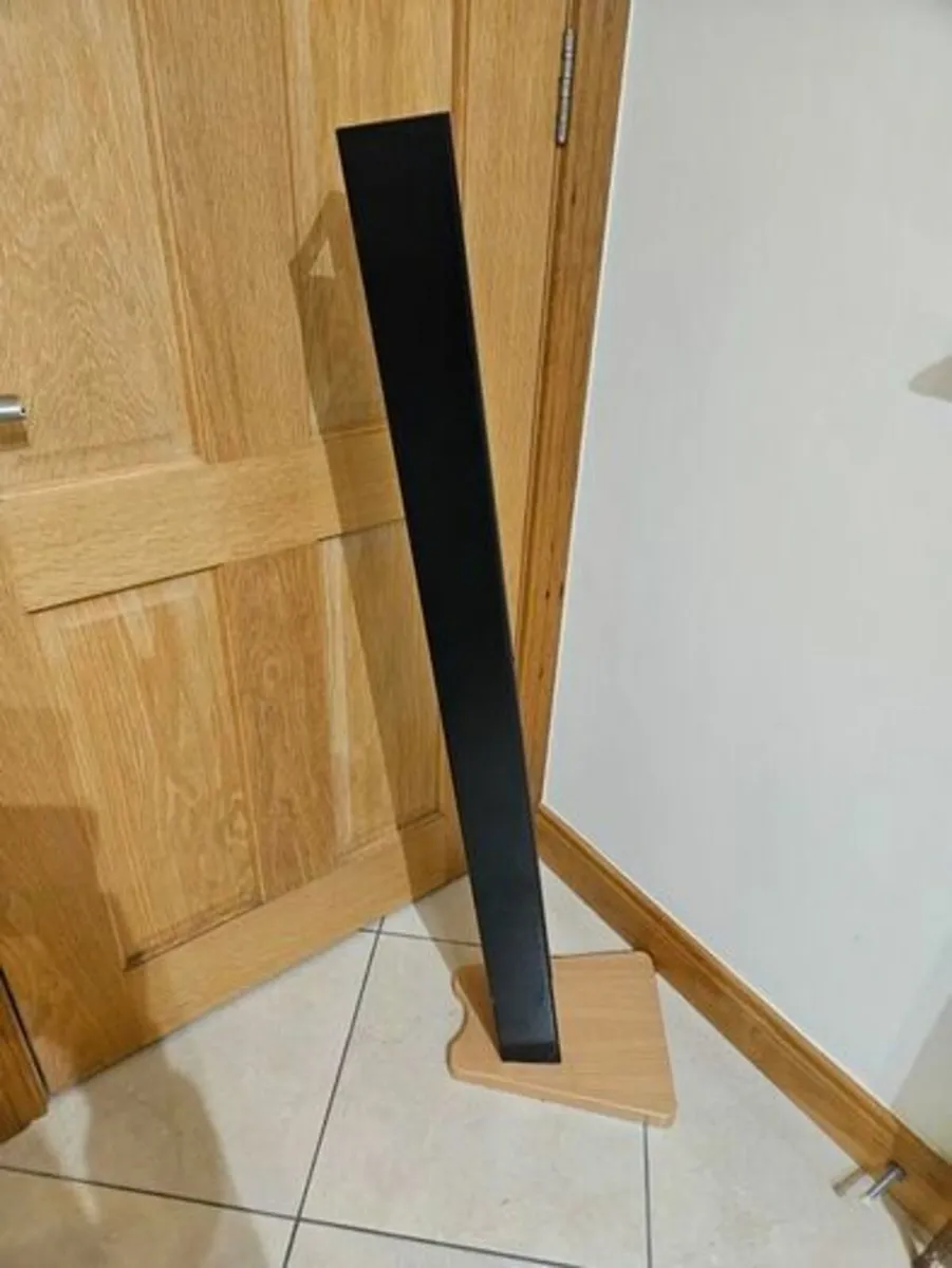 Tall metal CD / DVD Stand - Image 2