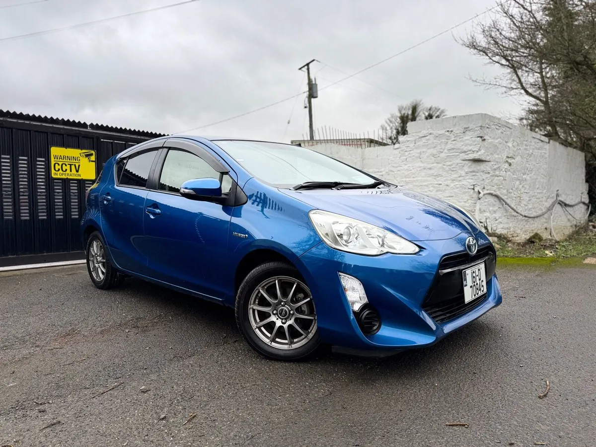 2016 TOYOTA AQUA. 82KMS ONLY. 2 YEAR NCT. AUTO 1.5 - Image 1