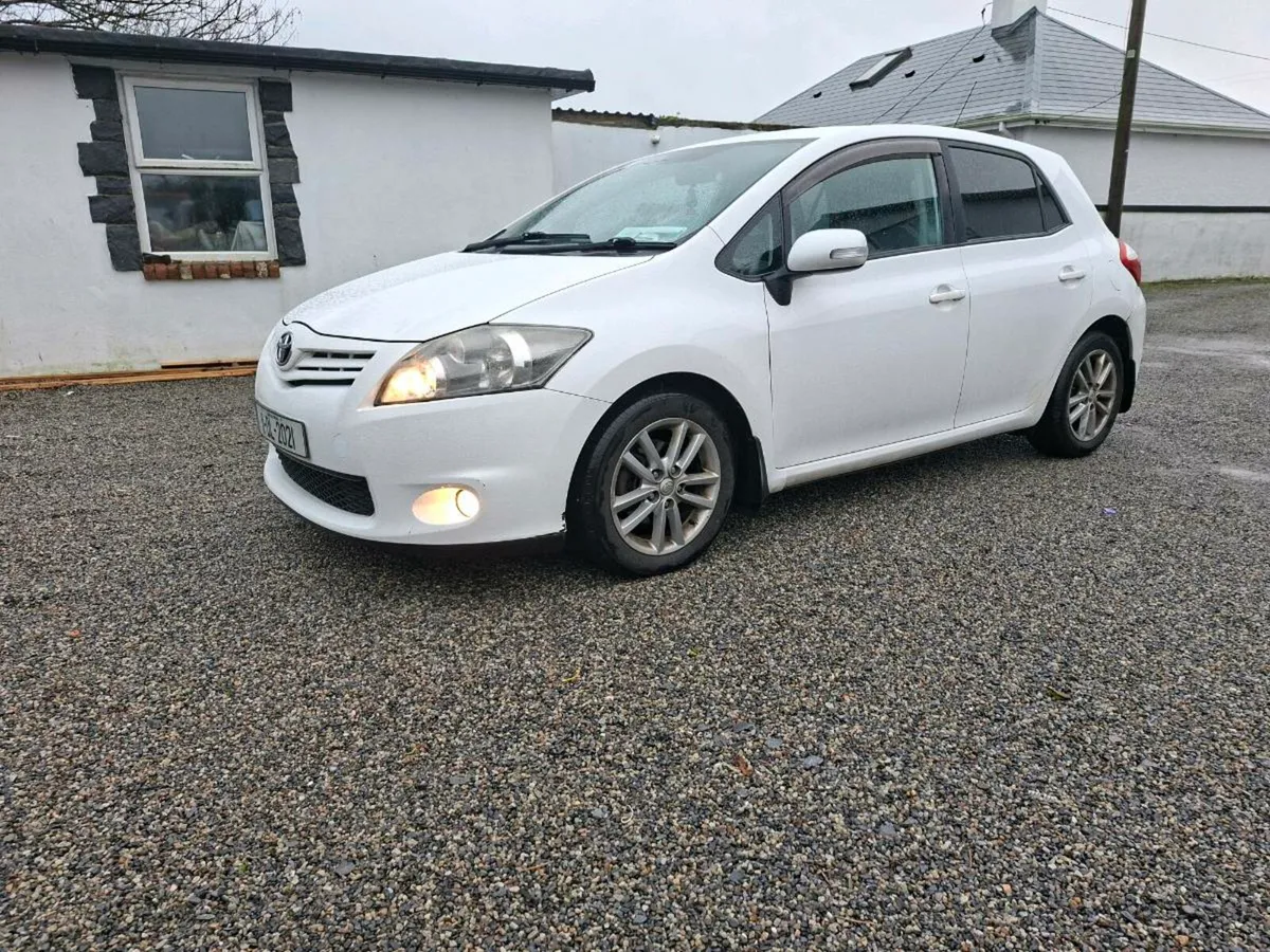 Toyota auris - Image 2