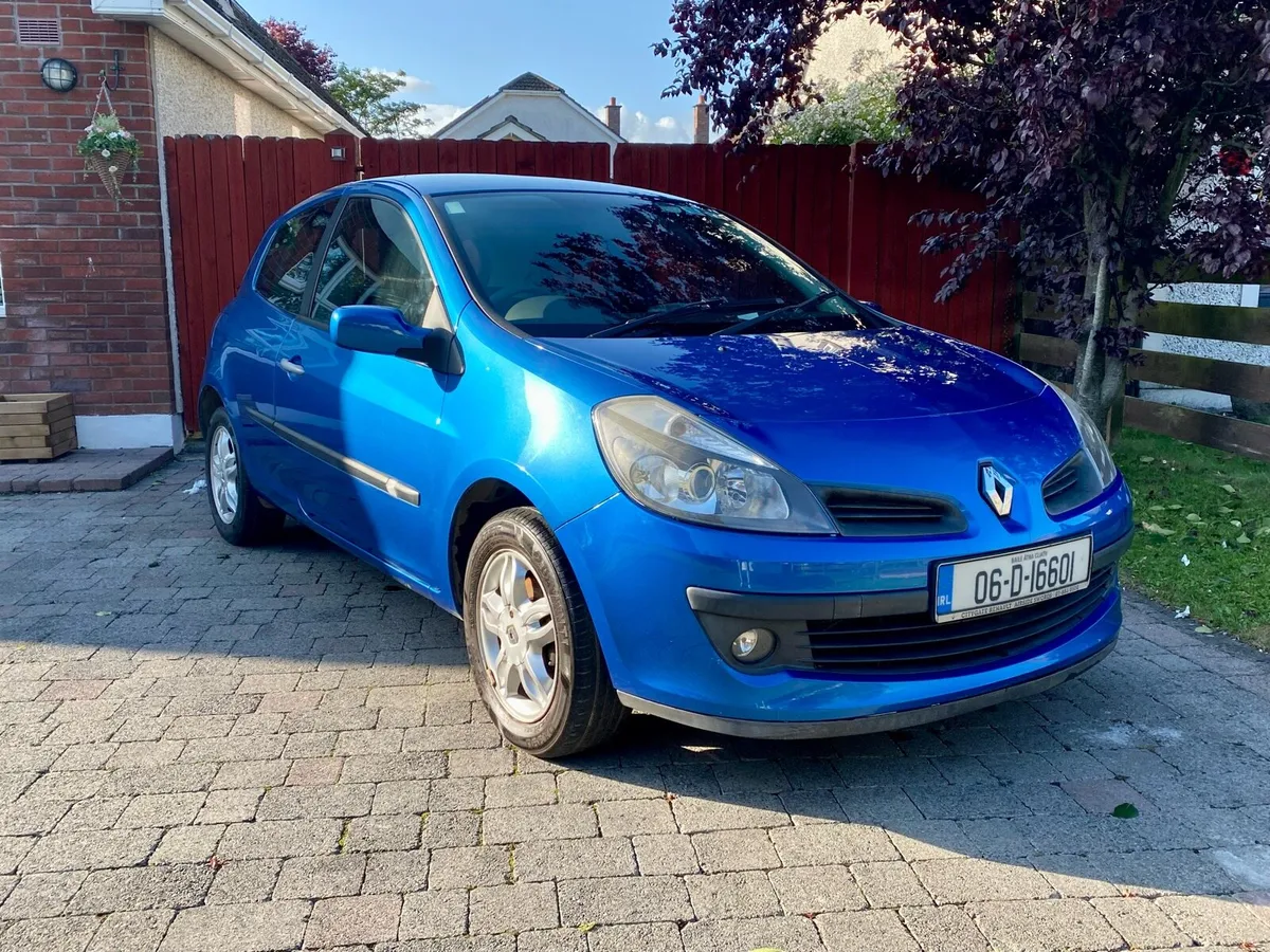 Renault Clio - Image 1