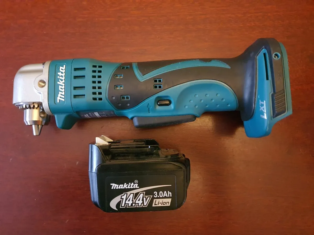 Cordless Makita Angled Drill + Battery - Image 1