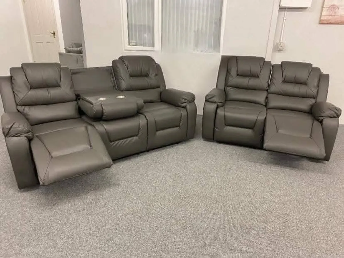 Christmas Sale on Special leather recliners - Image 3
