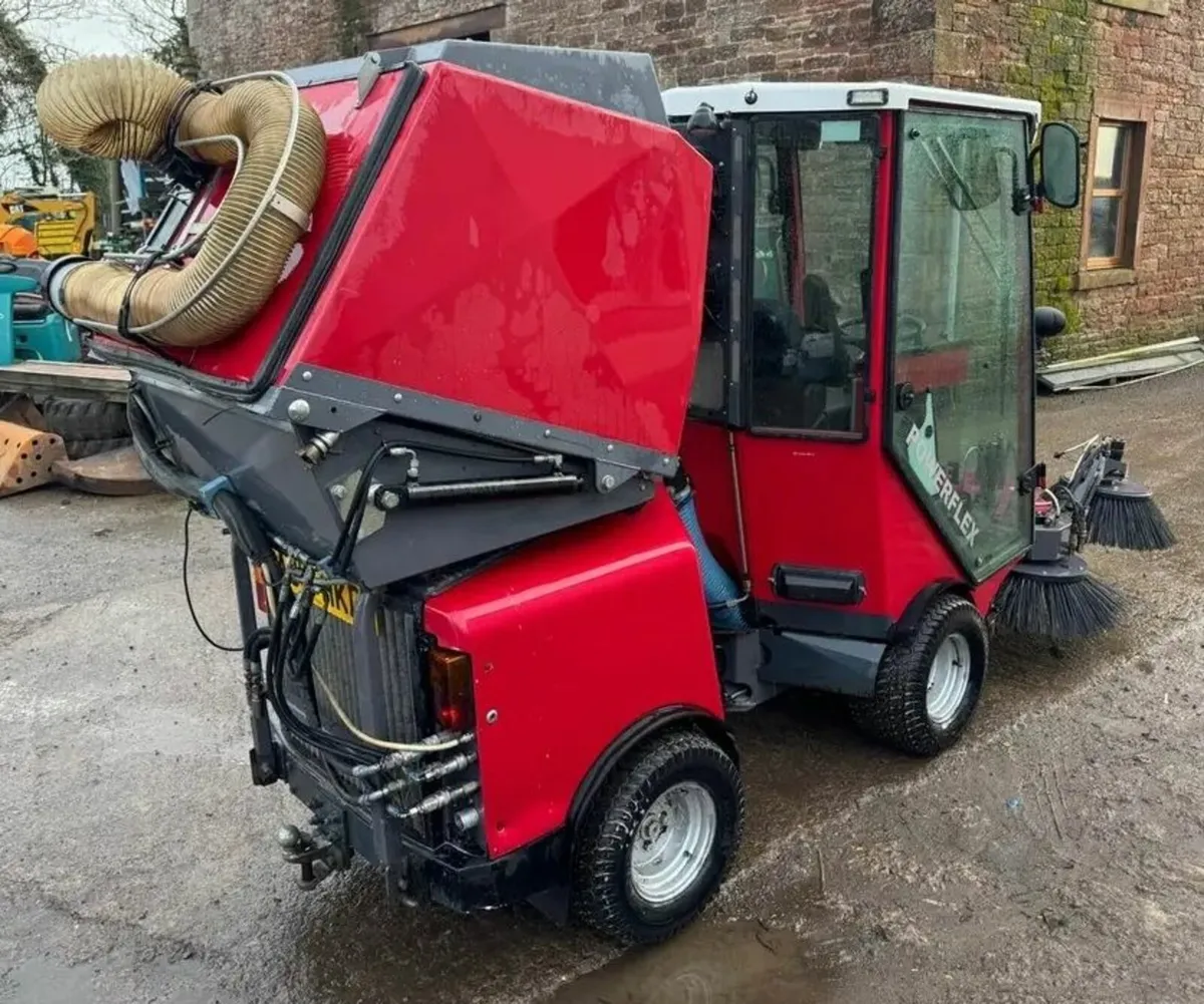 Euromec diesel road sweeper roadsweeper - Image 4