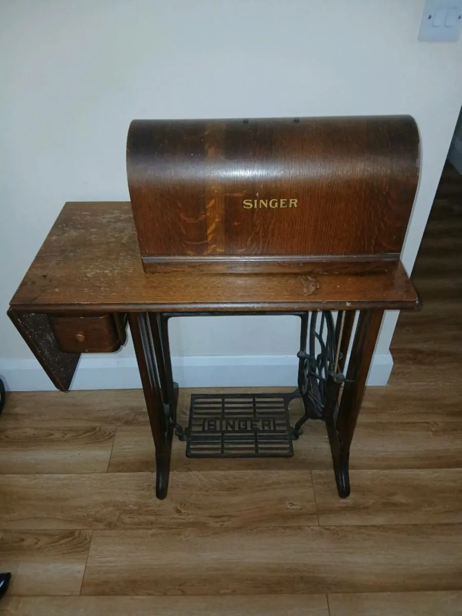 Vintage singer sewing machine 1920s - Image 3