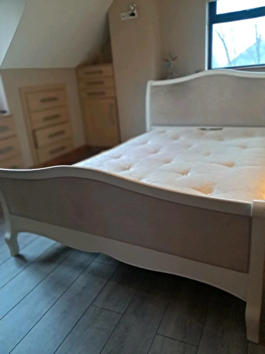 King size bed NEED GONE NEW BED ARRIVING - Image 2