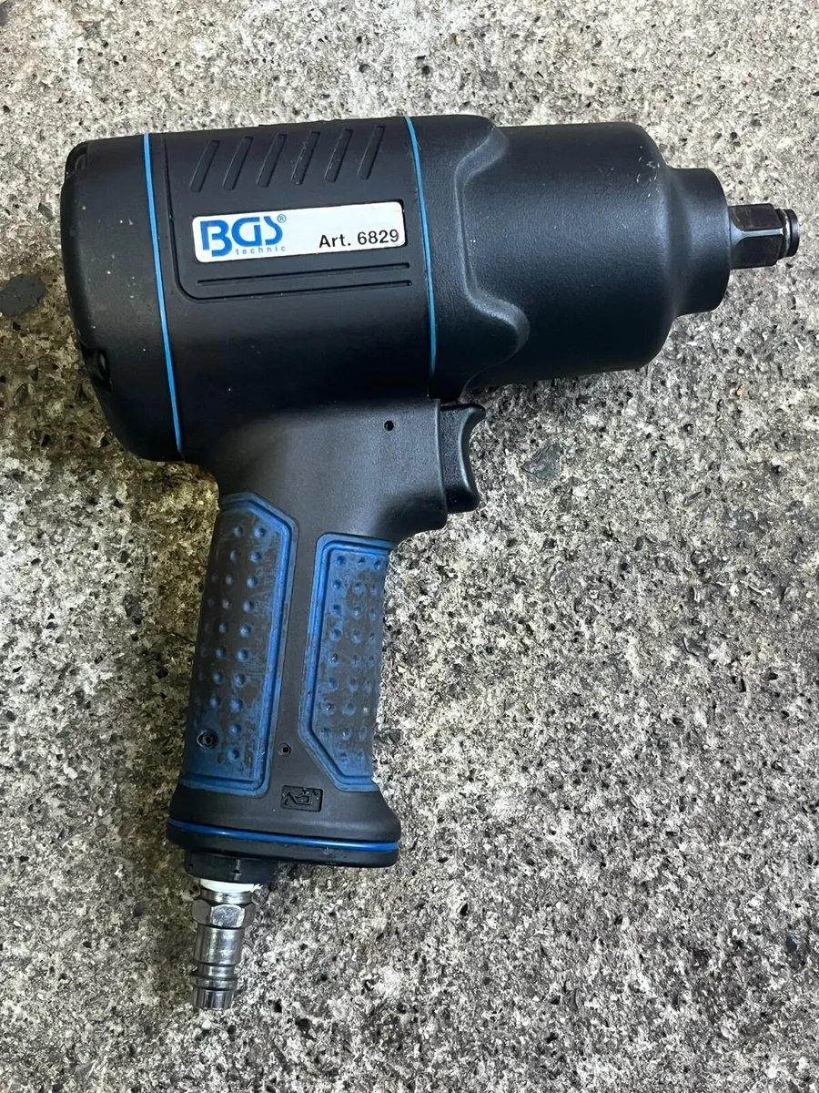 Air Impact Wrench - Image 1