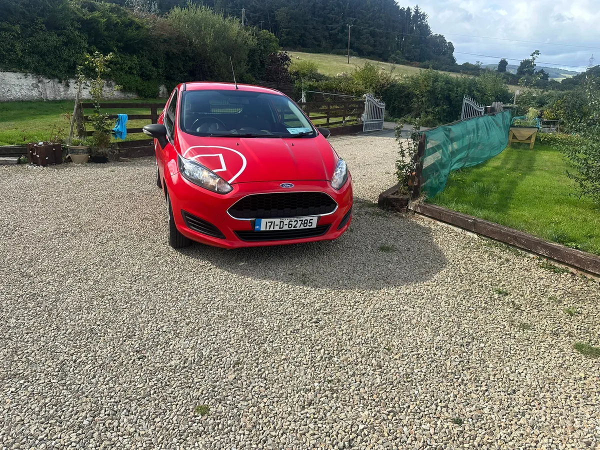 Ford Fiesta Van 1.5 DSL. Tested and Taxed 2017 - Image 2