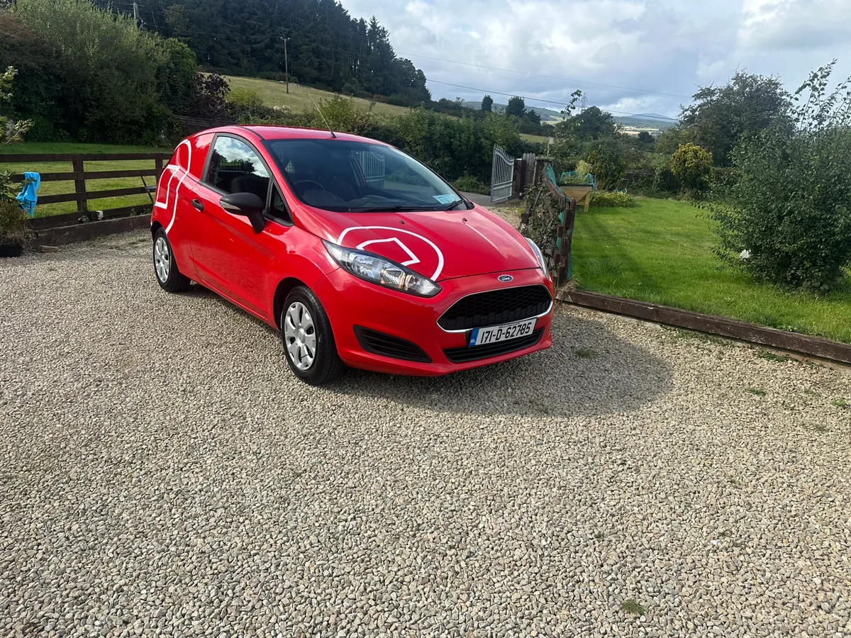 Ford Fiesta Van 1.5 DSL. Tested and Taxed 2017 - Image 3