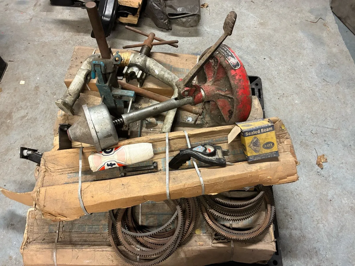 Vintage Car parts - Image 3