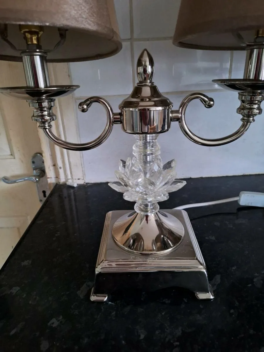 Beautiful pair of twin arm table lamps - Image 3