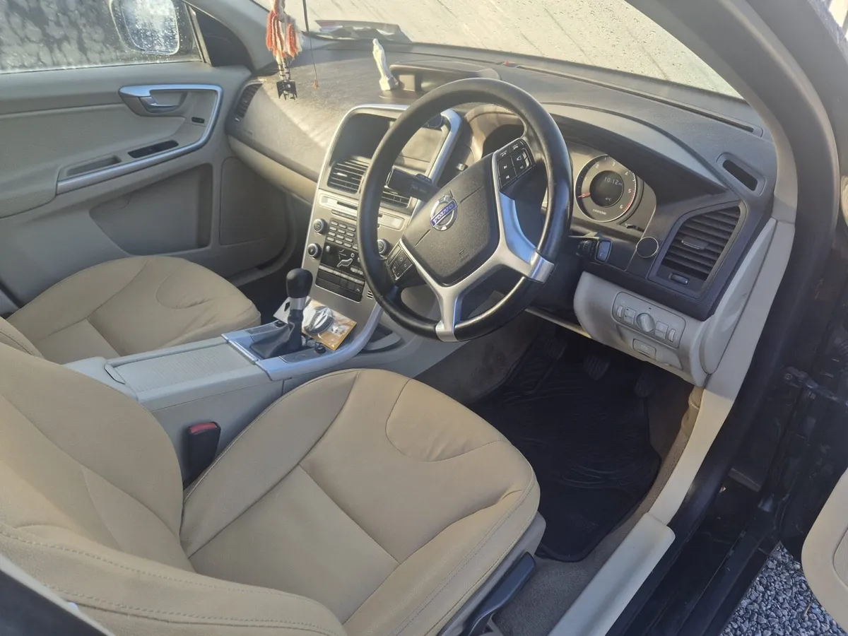 Xc60 Volvo CREWCAB - Image 2