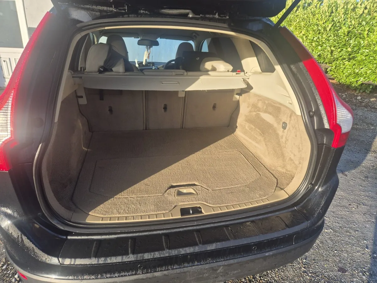 Xc60 Volvo CREWCAB - Image 3