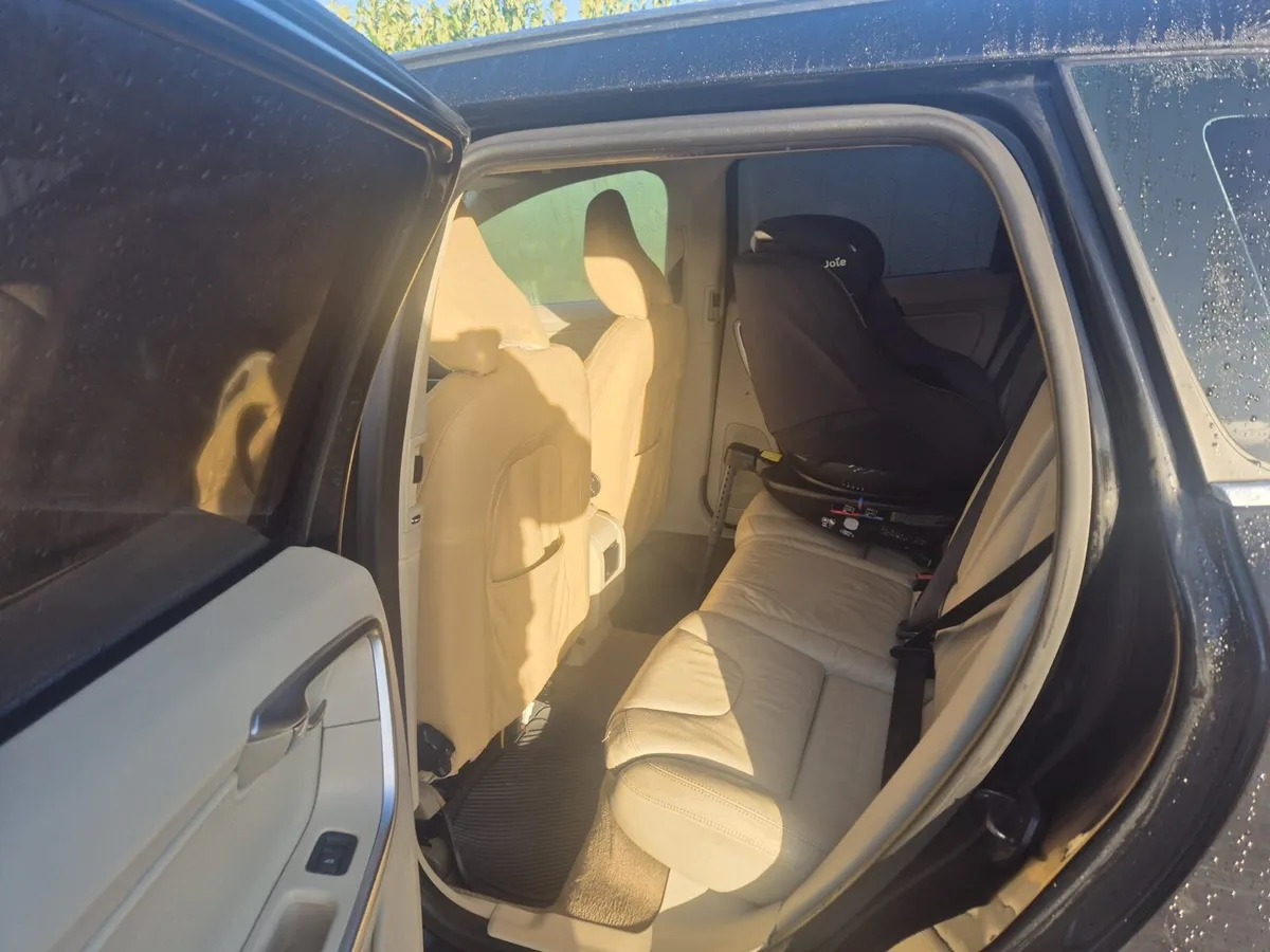 Xc60 Volvo CREWCAB - Image 4