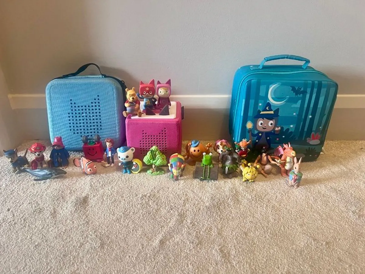 Tonie Box, 22 Tonies, plus two carry cases - Image 1